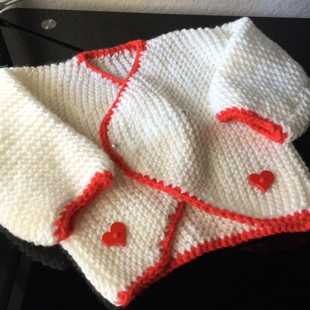 Baby crocheted Valentines outfit 3-6 months - Picture 4 of 7